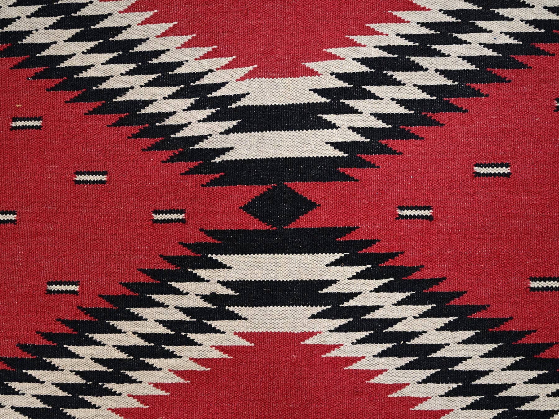 Flat-Weave hand-knotted wool rug in Red, 9'2" x 11'6" — SKU O02302 (view 4)