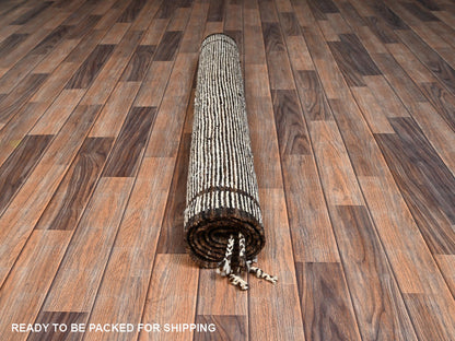 Ivory 4'1" x 6'0" Modern and Contemporary Hand knotted Wool Rug - Sku: O02310