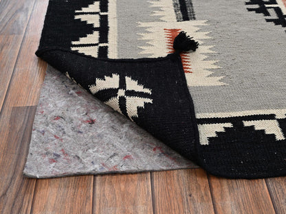 Flat-Weave hand-knotted wool rug in Gray & Black, 5'4" x 6'10" — SKU O02328 (view 3)