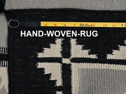 Flat-Weave hand-knotted wool rug in Gray & Black, 5'4" x 6'10" — SKU O02328 (view 7)