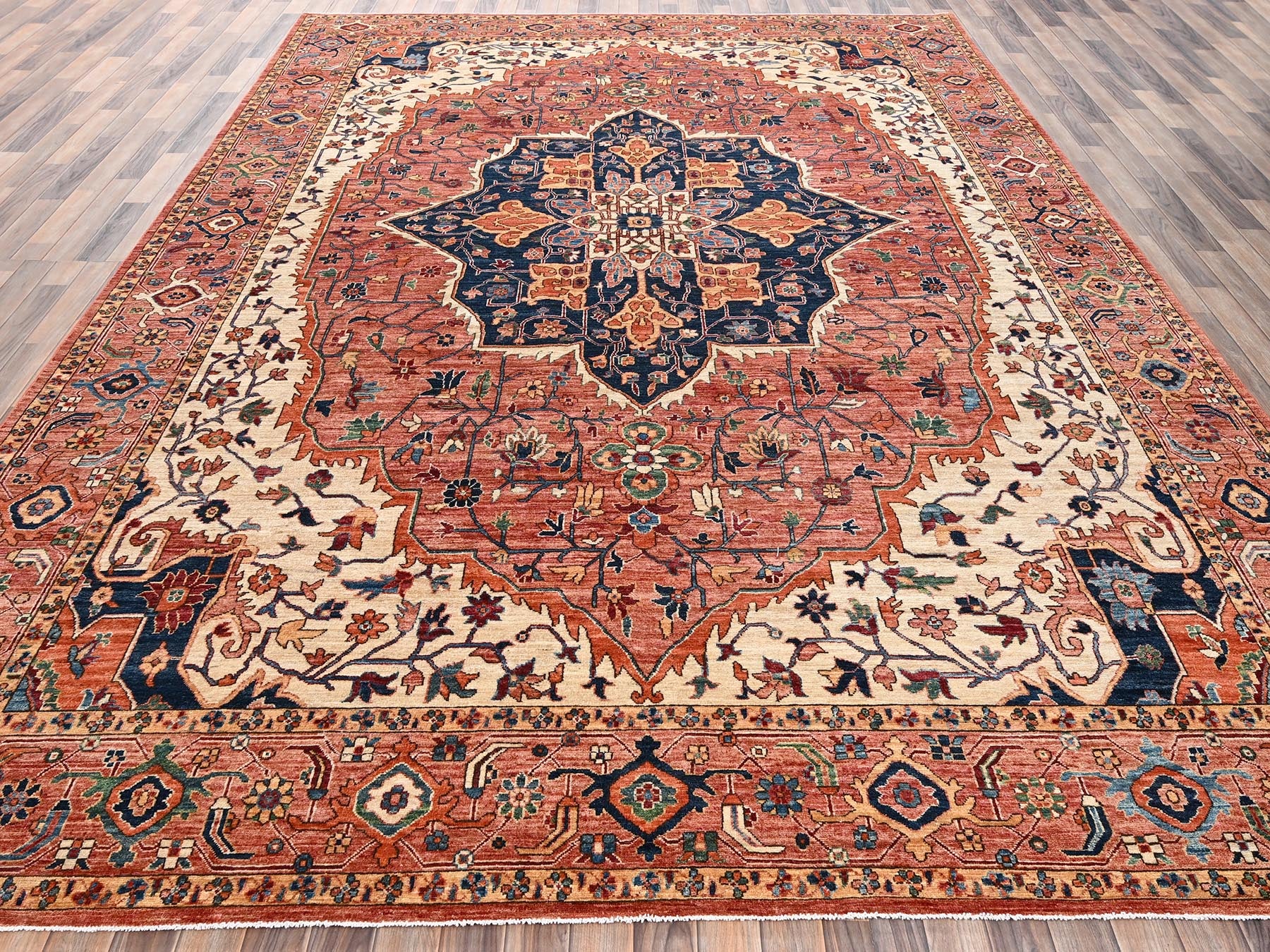 Heriz Heriz hand-knotted wool rug in Red, 10'1" x 14'2" — SKU O02351 (view 2)