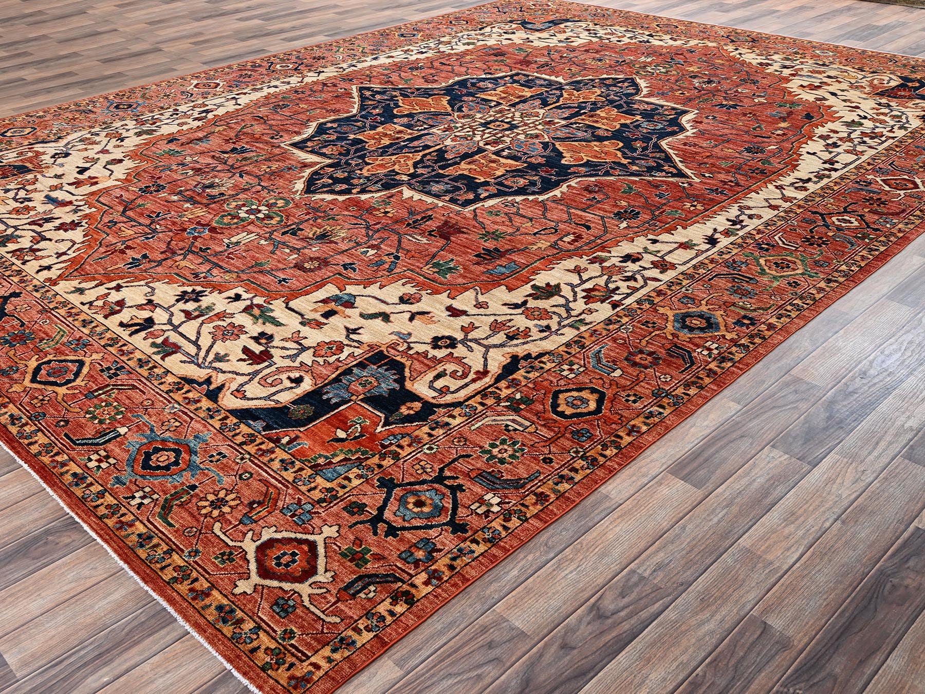 Heriz Heriz hand-knotted wool rug in Red, 10'1" x 14'2" — SKU O02351 (view 3)