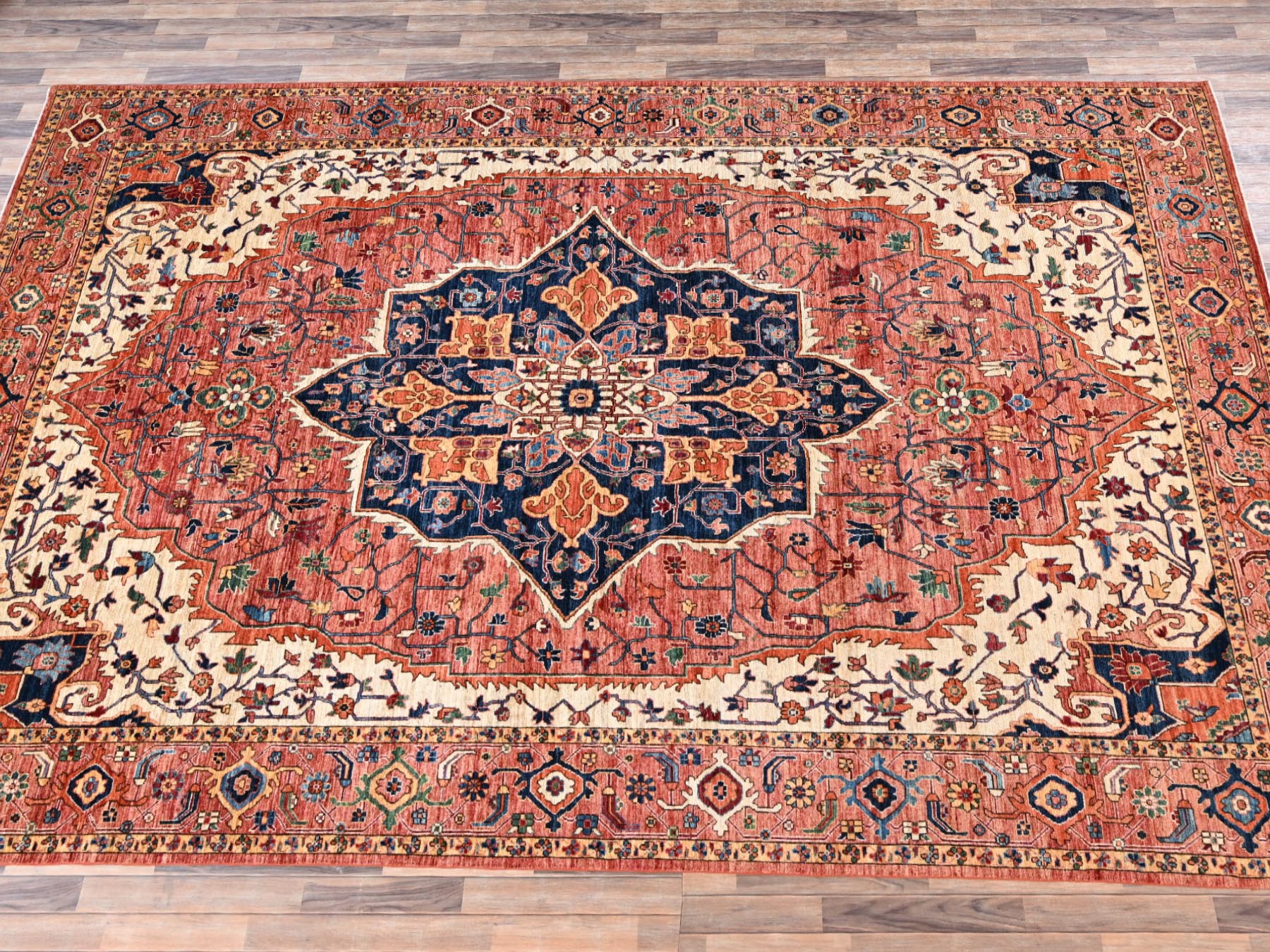 Heriz Heriz hand-knotted wool rug in Red, 10'1" x 14'2" — SKU O02351 (view 4)