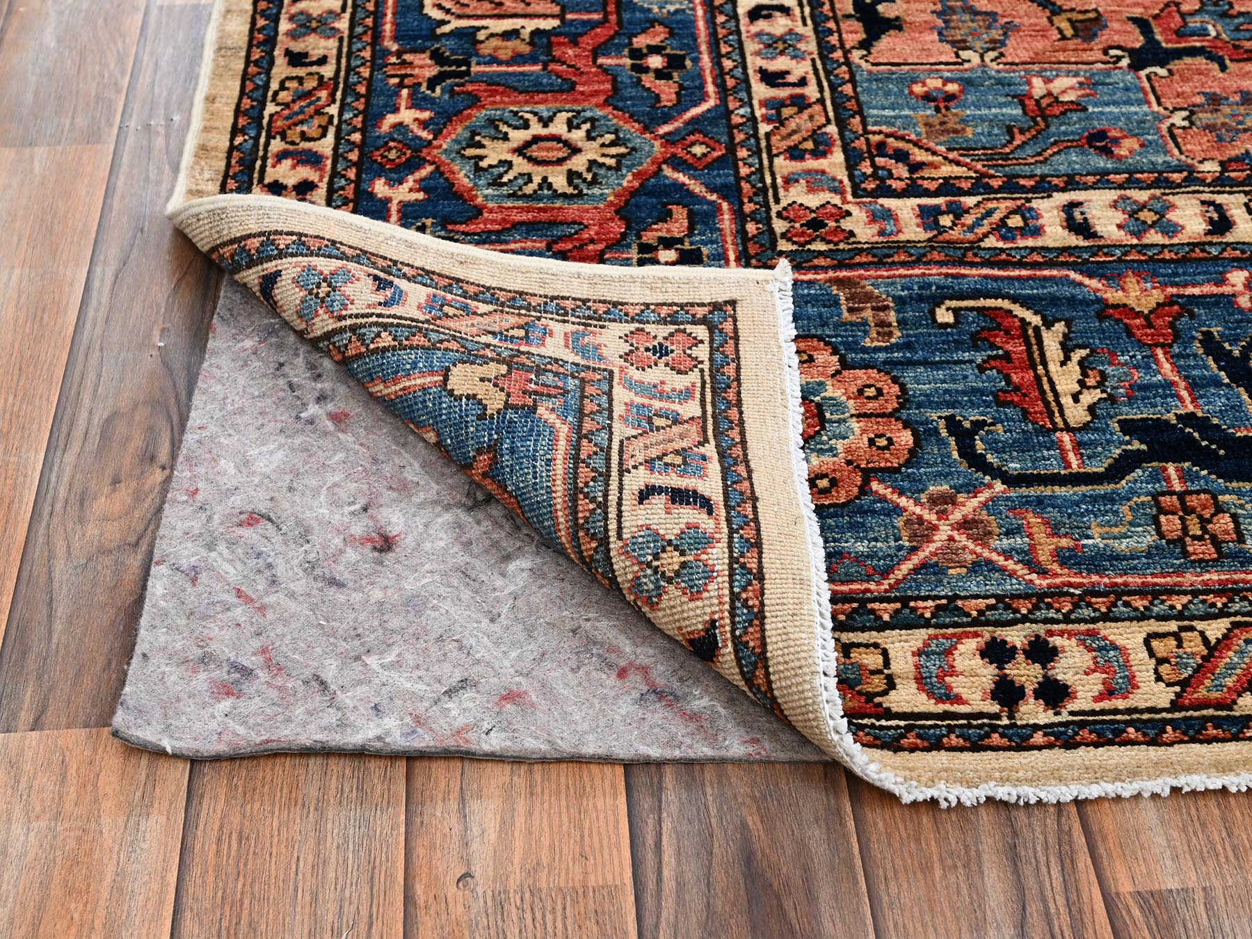 Heriz Heriz hand-knotted wool rug in Ivory & Blue, 8'1" x 9'10" — SKU O02352 (view 5)