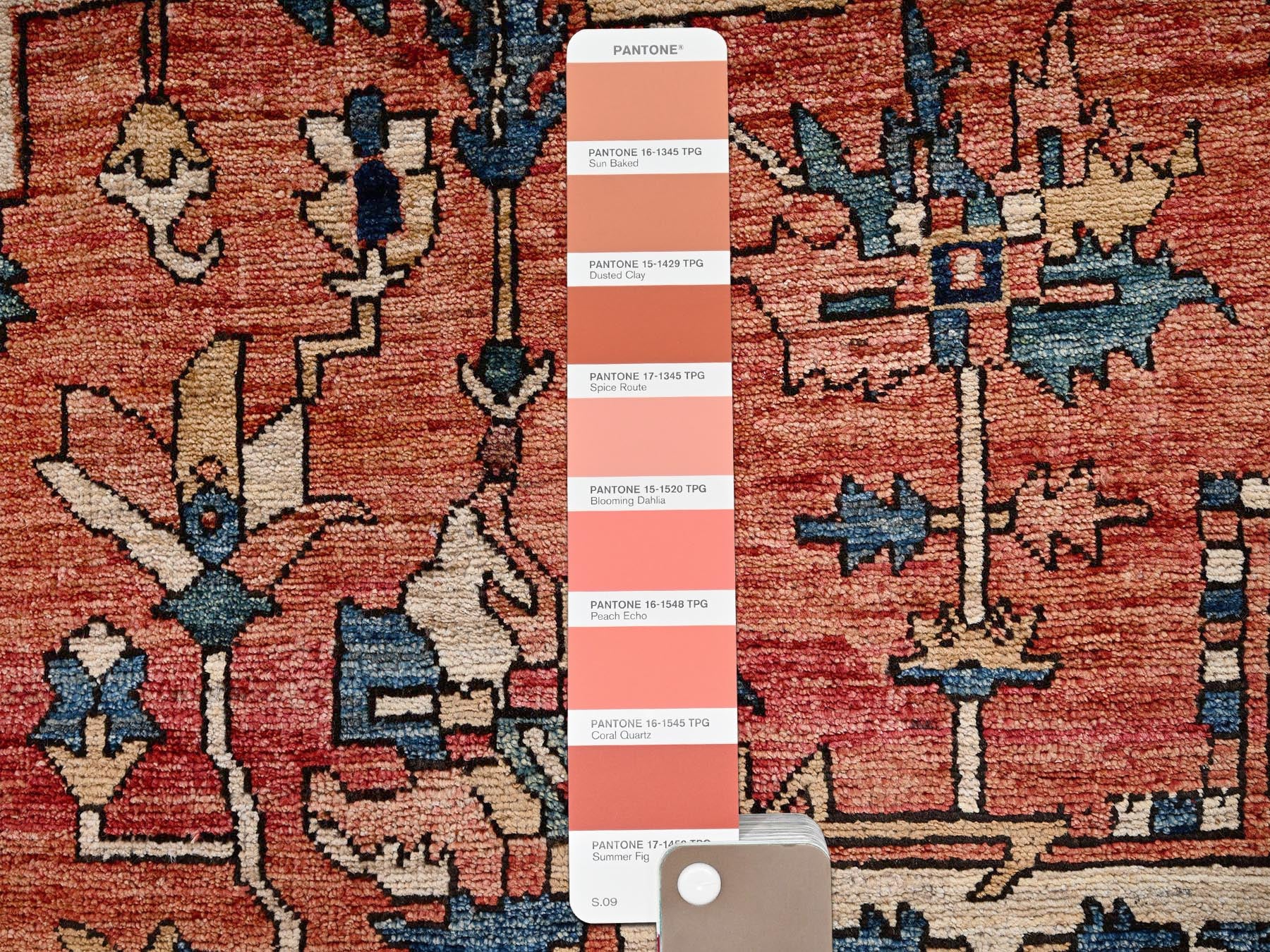 Heriz Heriz hand-knotted wool rug in Orange, 9'4" x 13'1" — SKU O02360 (view 8)
