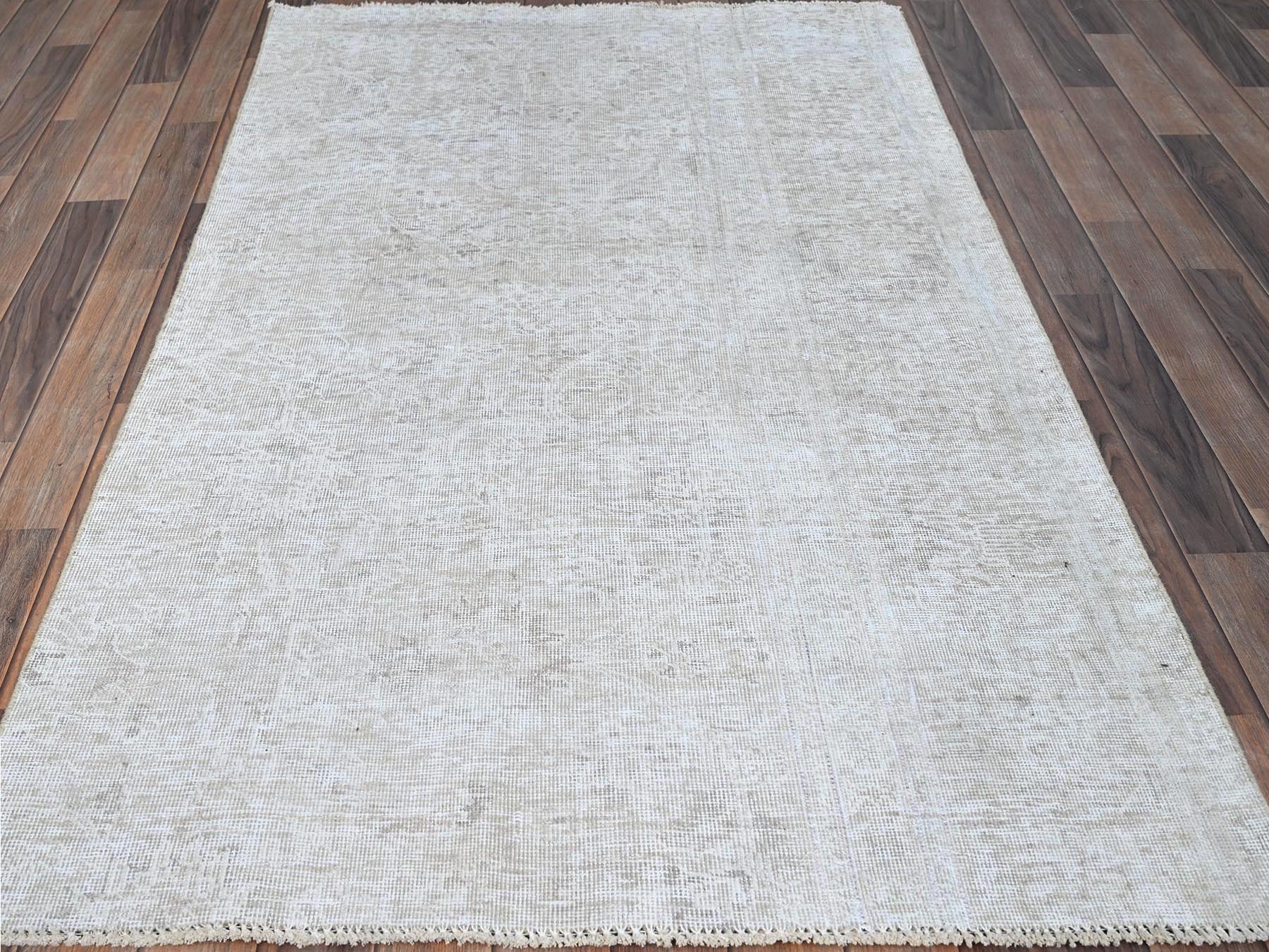 Vintage hand-knotted wool rug in Ivory, 3'9" x 6'1", SKU O0236