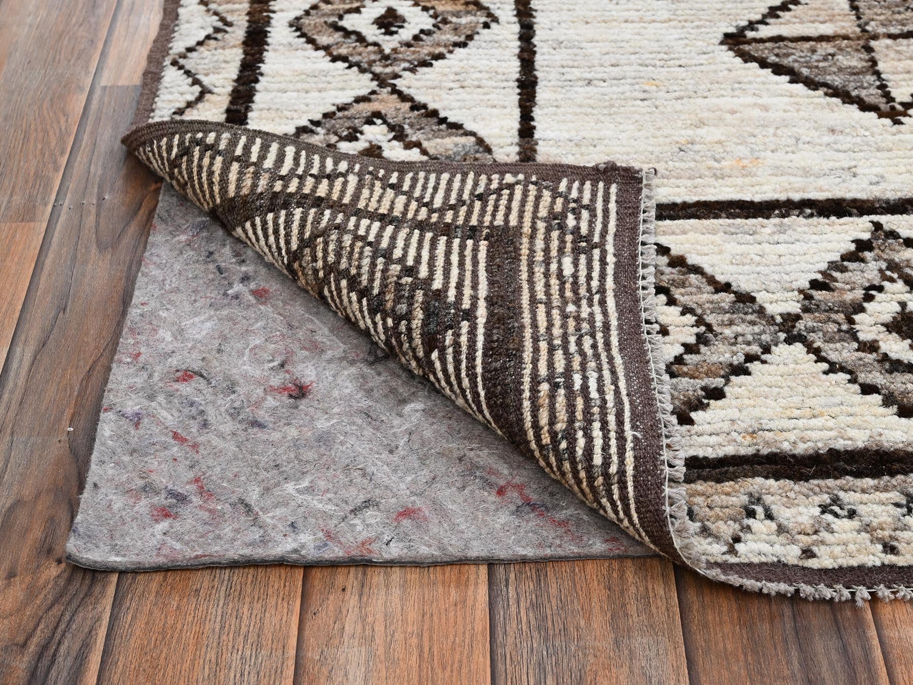 Tribal & Geometric hand-knotted wool rug in Ivory, 8'4" x 10'1" — SKU O02516 (view 5)