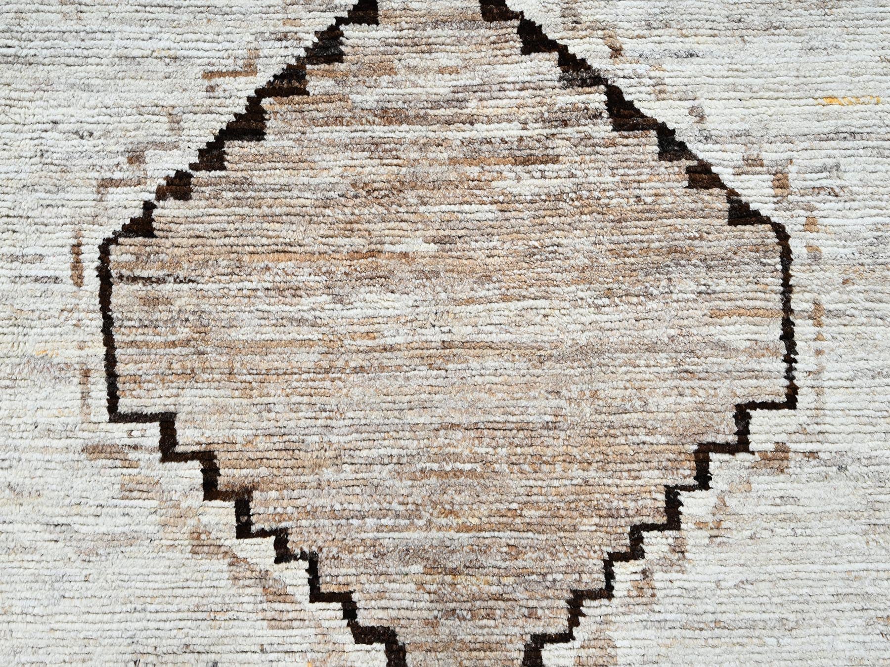 Tribal & Geometric hand-knotted wool rug in Ivory, 8'4" x 10'1" — SKU O02516 (view 9)