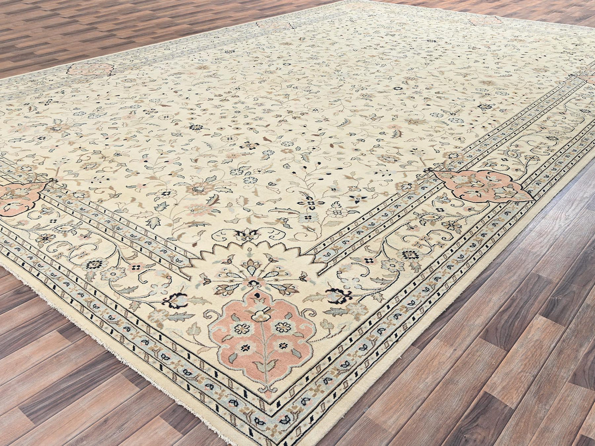 Tabriz Vintage hand-knotted wool rug in Ivory, 11'11" x 17'5" — SKU O02528 (view 3)