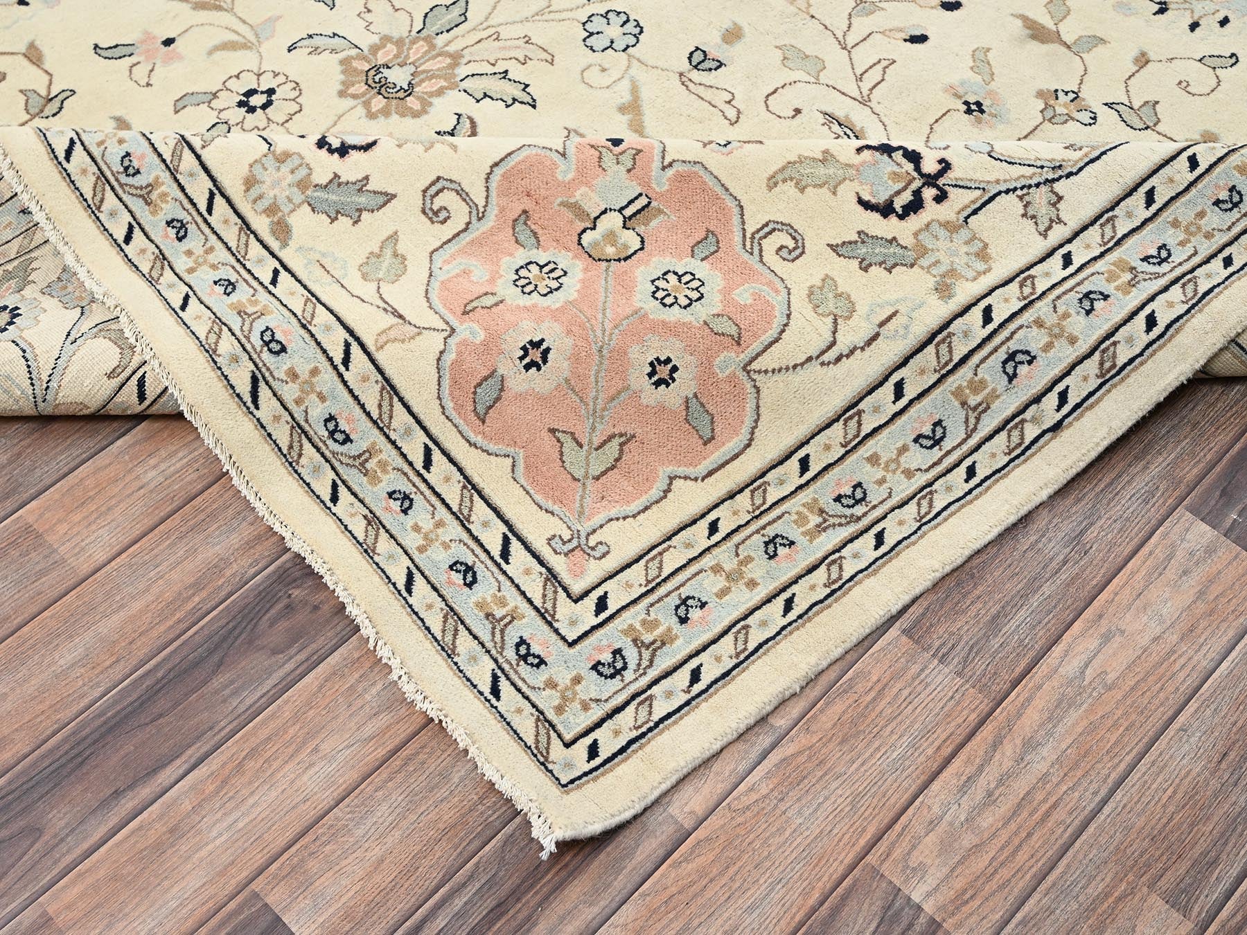 Tabriz Vintage hand-knotted wool rug in Ivory, 11'11" x 17'5" — SKU O02528 (view 7)