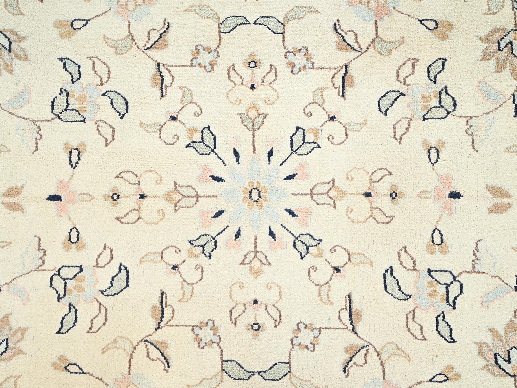 Tabriz Vintage hand-knotted wool rug in Ivory, 11'11" x 17'5" — SKU O02528 (view 9)