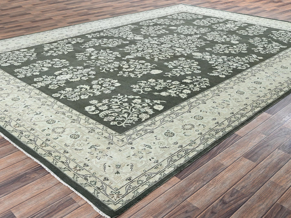 Sarouk Vintage hand-knotted wool rug in Green & Ivory, 9'8" x 14'2" — SKU O02529 (view 3)
