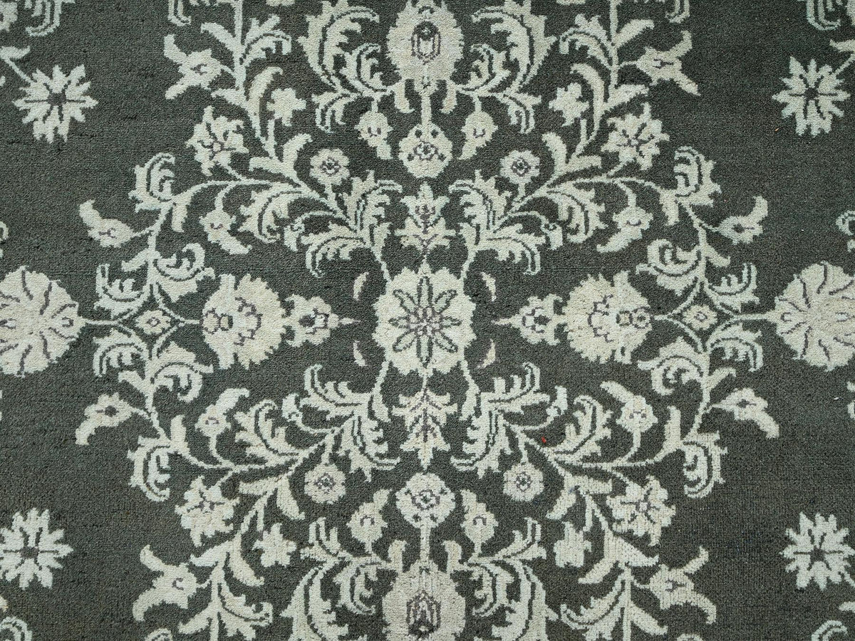 Sarouk Vintage hand-knotted wool rug in Green & Ivory, 9'8" x 14'2" — SKU O02529 (view 9)