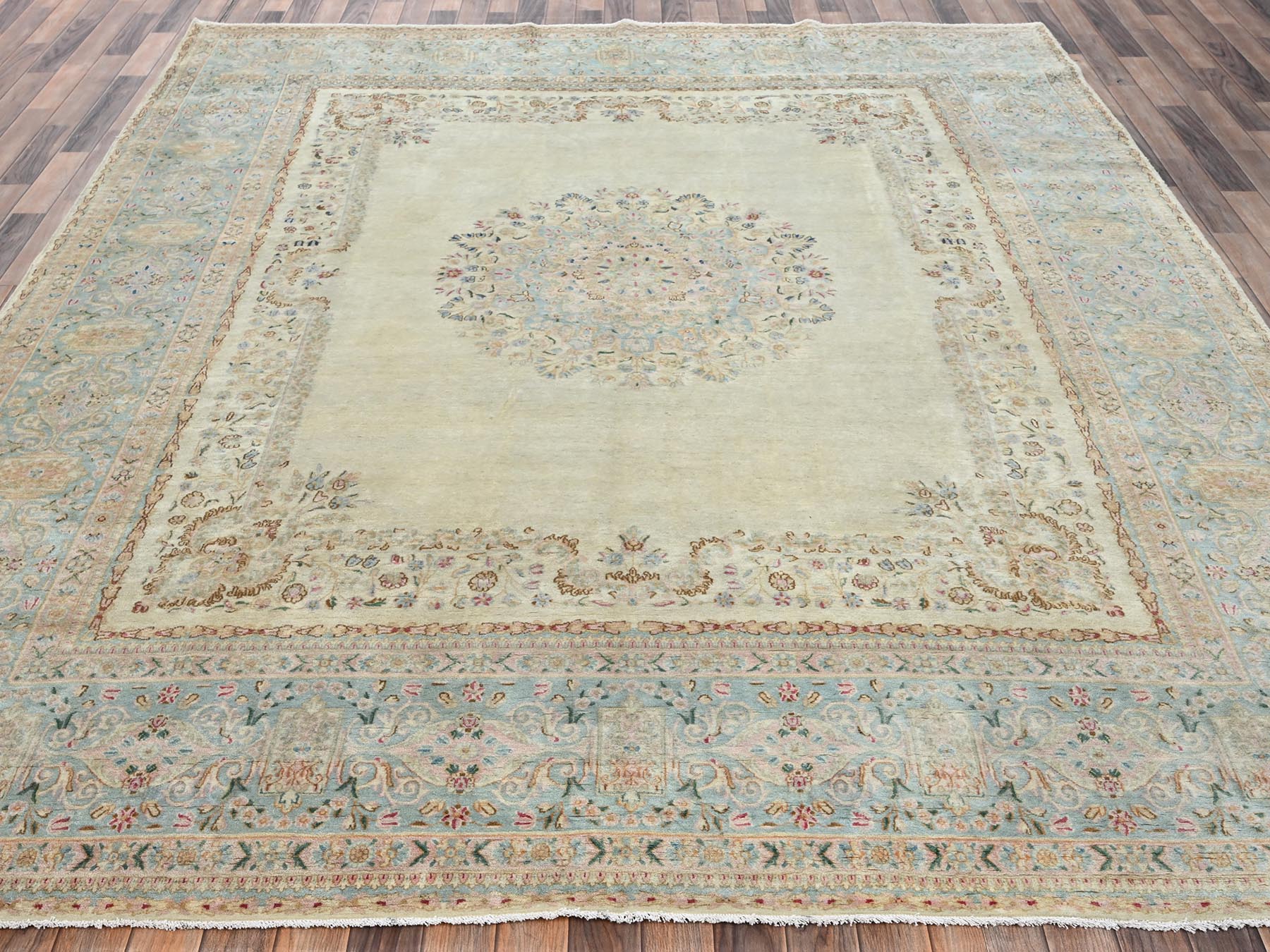 Kerman Vintage hand-knotted wool rug in Ivory & Light Green, 9'3" x 11'9" — SKU O02535 (view 2)
