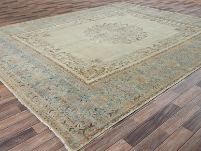 Kerman Vintage hand-knotted wool rug in Ivory & Light Green, 9'3" x 11'9" — SKU O02535 (view 3)