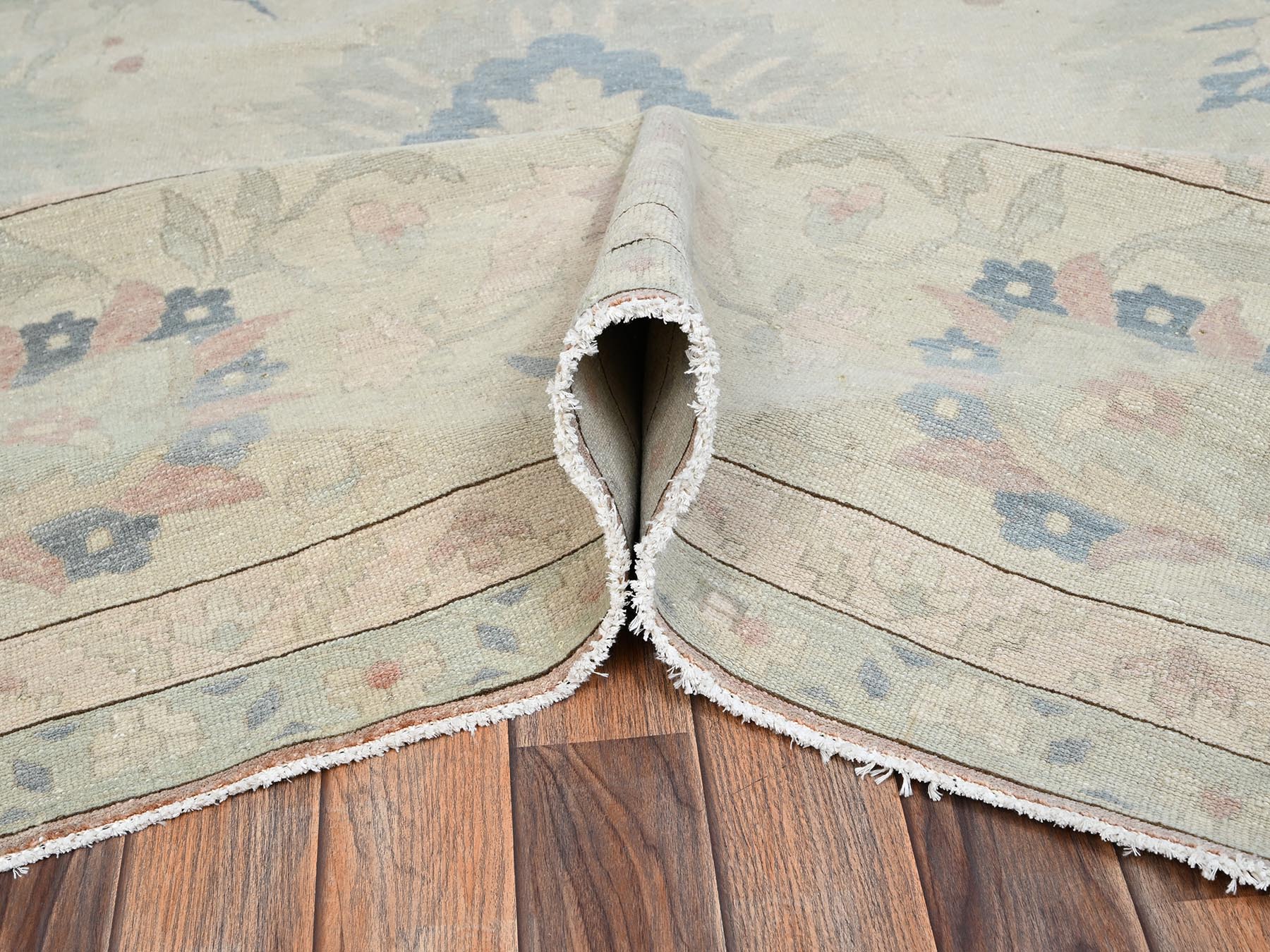 Sultanabad Vintage hand-knotted wool rug in Ivory, 13'5" x 19'3" — SKU O02537 (view 6)