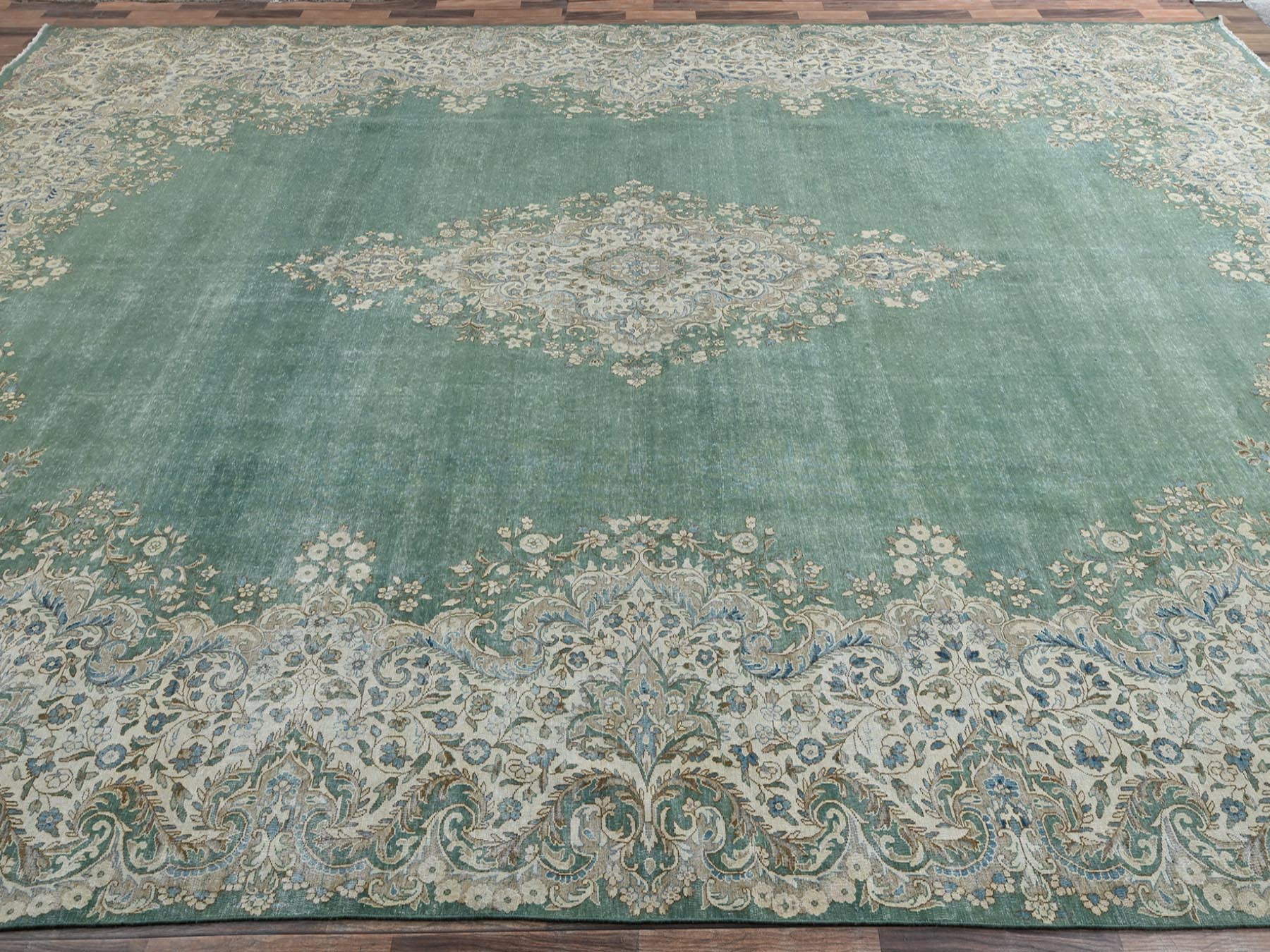 Kerman Vintage hand-knotted wool rug in Green & Ivory, 12'3" x 21'2" — SKU O02538 (view 4)