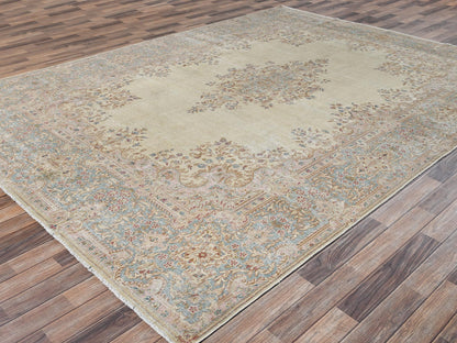 Kerman Vintage hand-knotted wool rug in Ivory & Light Blue, 8'7" x 11'10" — SKU O02539 (view 3)