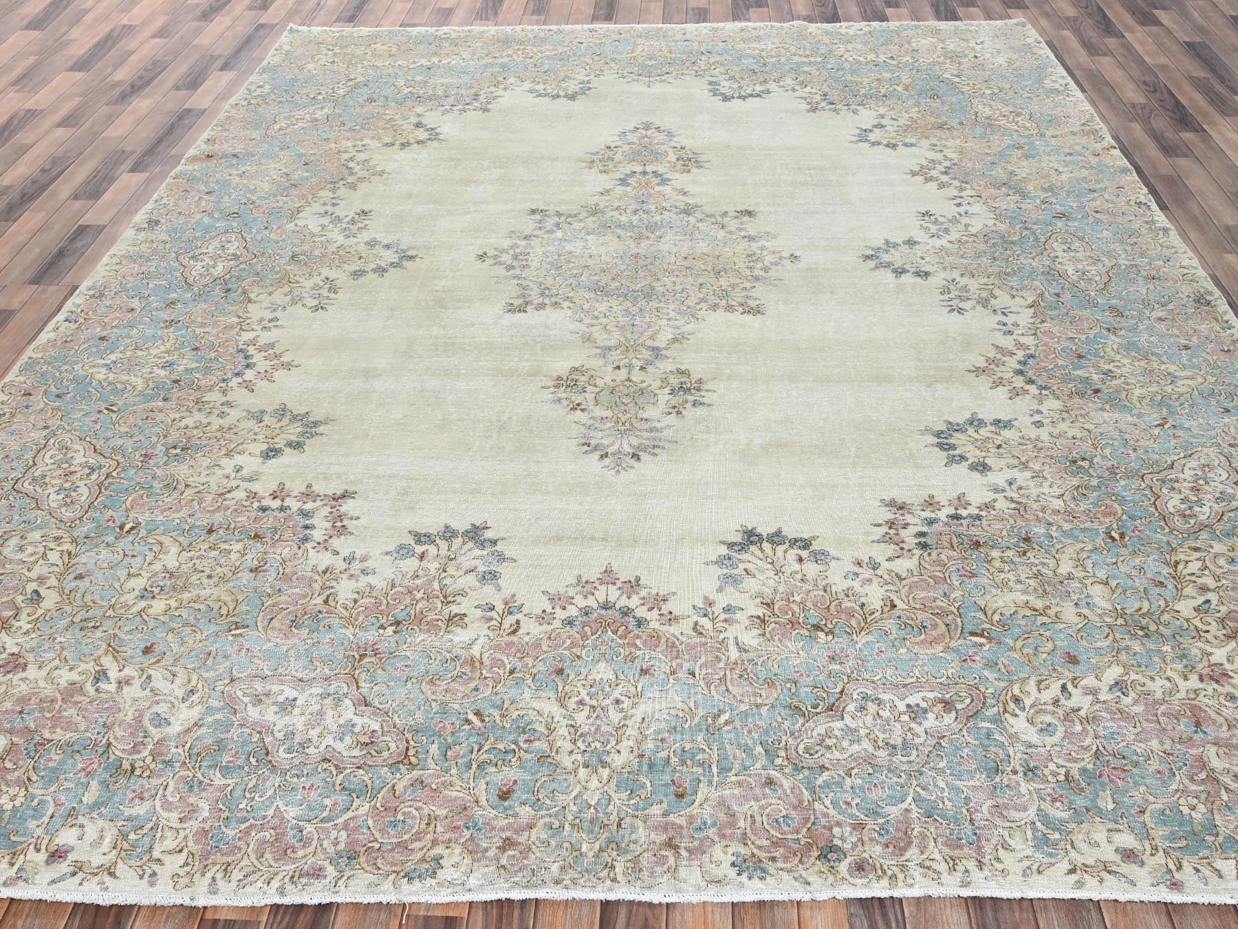 Kerman Vintage hand-knotted wool rug in Ivory & Light Blue, 9'11" x 13'9" — SKU O02540 (view 2)