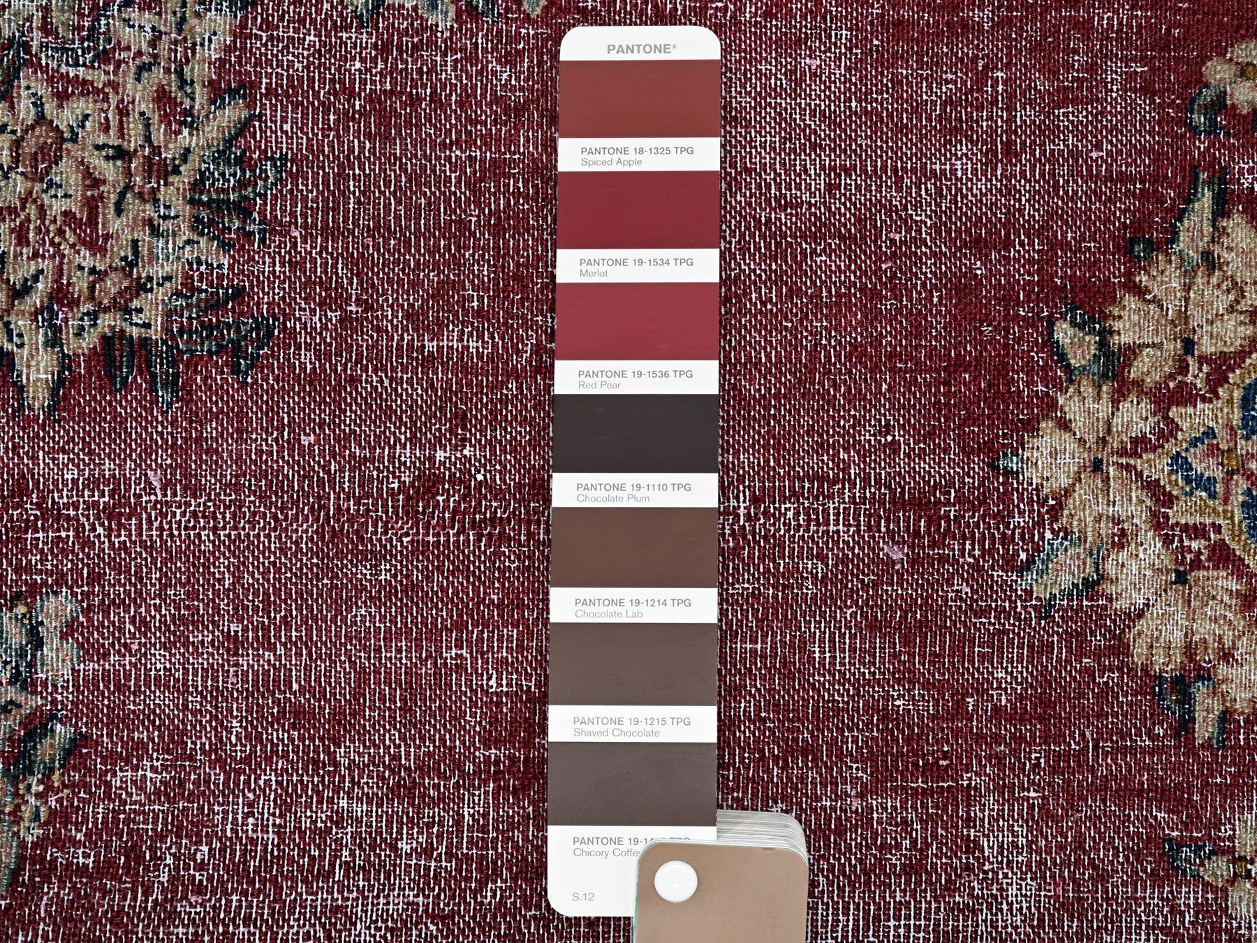 Kerman Vintage hand-knotted wool rug in Red & Brown, 9'9" x 15'3" — SKU O02542 (view 8)