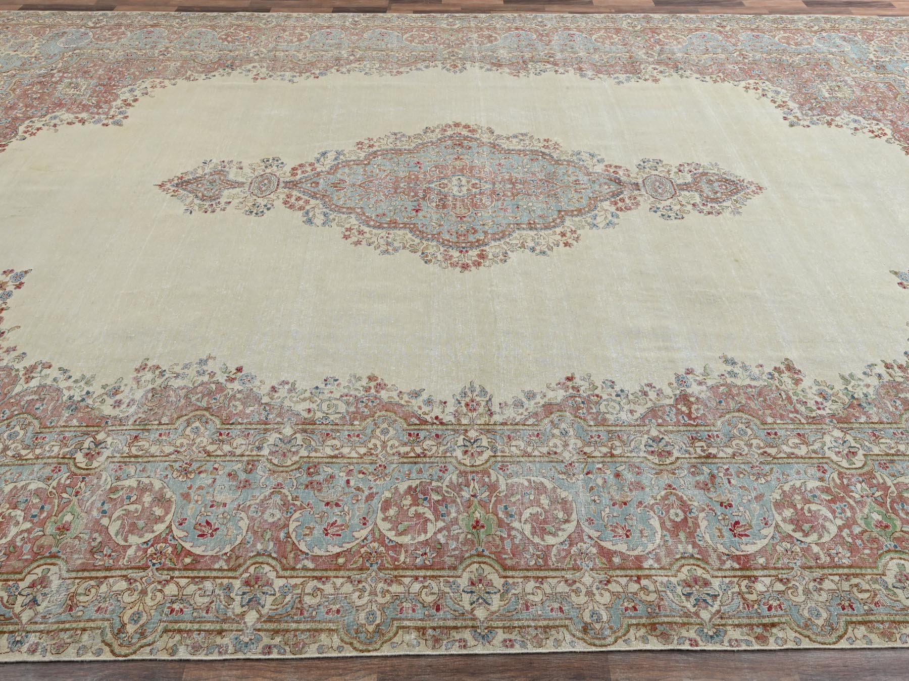 Kerman Vintage hand-knotted wool rug in Ivory & Light Blue, 11'8" x 19'5" — SKU O02545 (view 4)