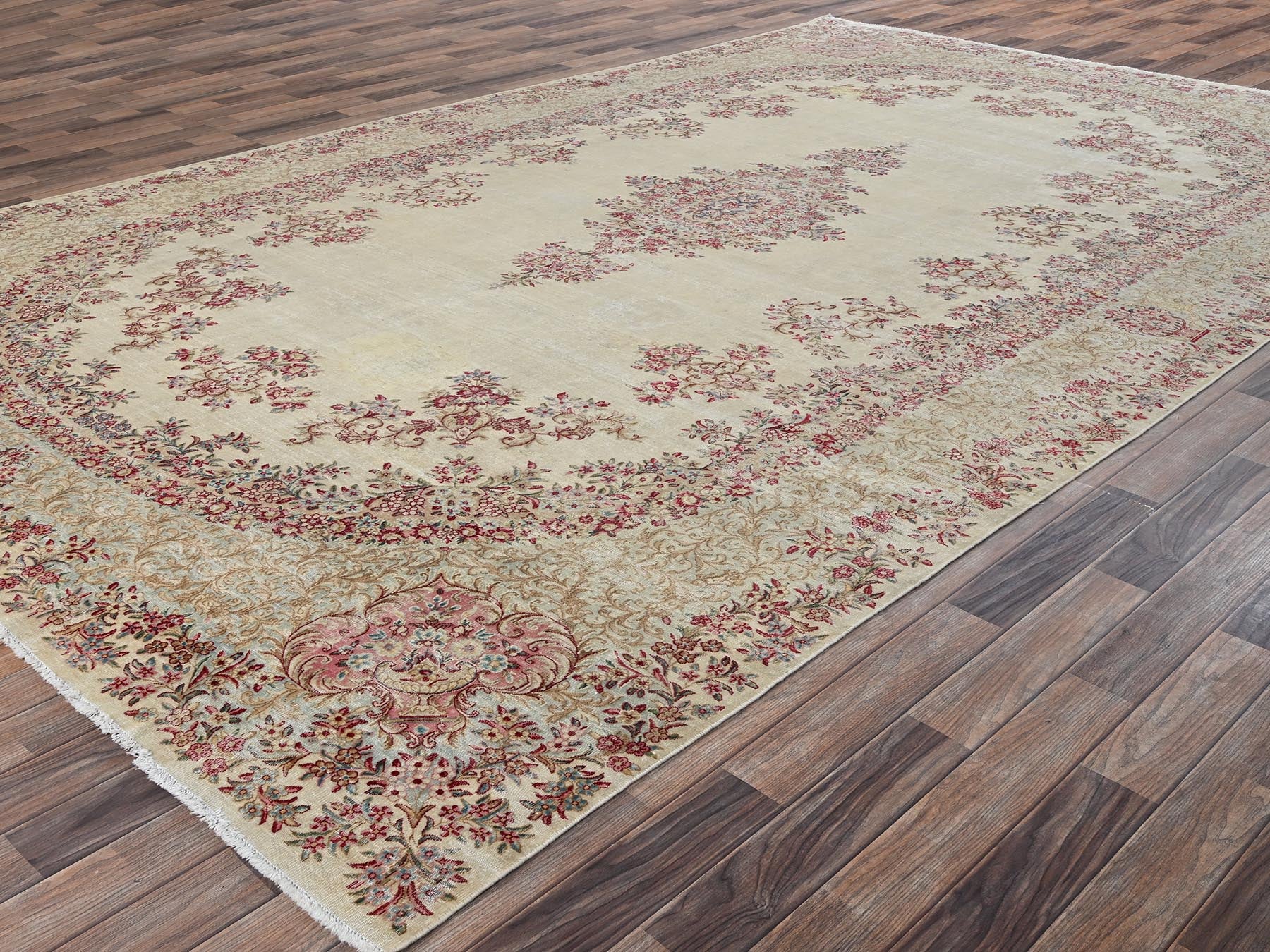 Kerman Vintage hand-knotted wool rug in Ivory & Light Green, 8'5" x 14'5" — SKU O02548 (view 3)