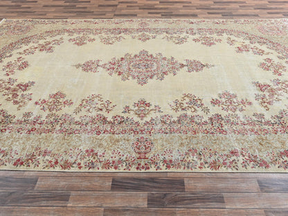 Kerman Vintage hand-knotted wool rug in Ivory & Light Green, 8'5" x 14'5" — SKU O02548 (view 4)
