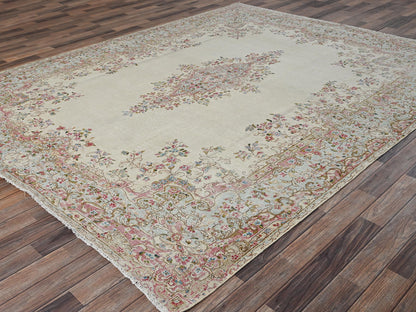 Kerman Vintage hand-knotted wool rug in Ivory & Light Green, 7'10" x 10' — SKU O02550 (view 3)