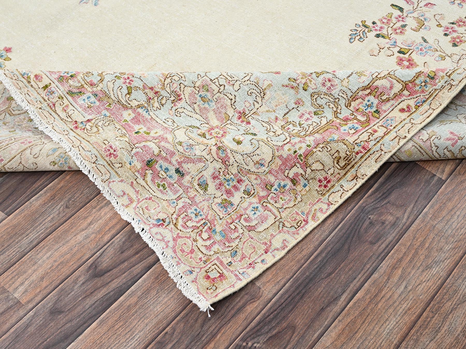 Kerman Vintage hand-knotted wool rug in Ivory & Light Green, 7'10" x 10' — SKU O02550 (view 7)