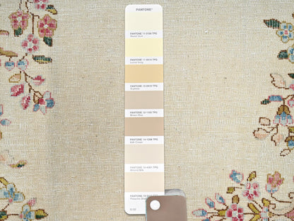 Kerman Vintage hand-knotted wool rug in Ivory & Light Green, 7'10" x 10' — SKU O02550 (view 8)