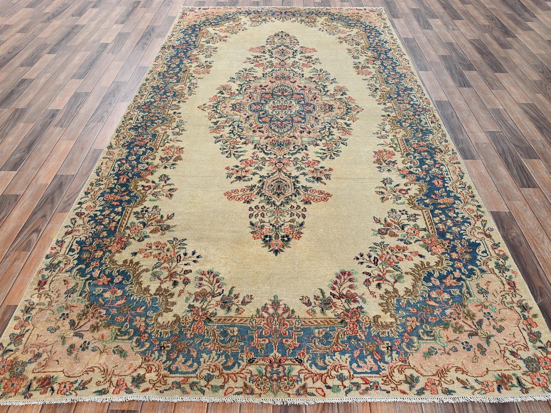 Kerman Vintage hand-knotted wool runner in Ivory & Blue, 5'11" x 11'5" — SKU O02551 (view 2)