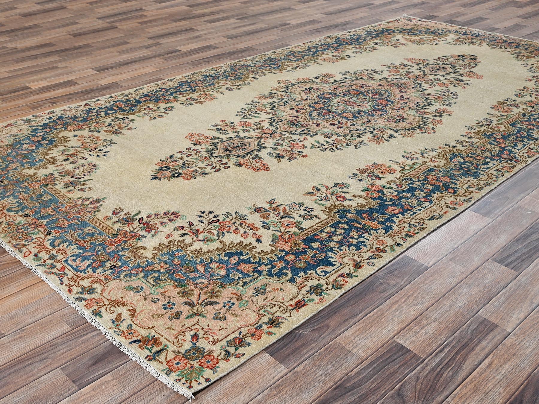 Kerman Vintage hand-knotted wool runner in Ivory & Blue, 5'11" x 11'5" — SKU O02551 (view 3)
