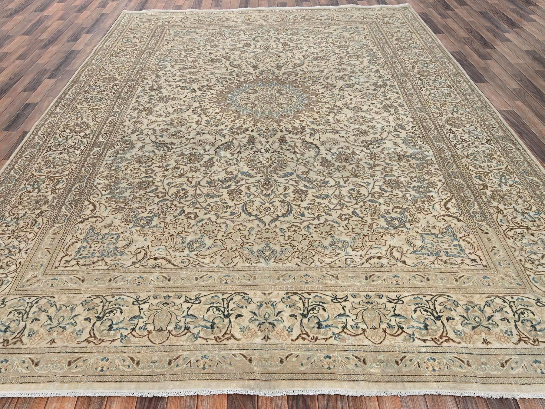 Ivory 9'7" x 13'3" Vintage Hand knotted Wool/Silk Rug - Sku: O02556