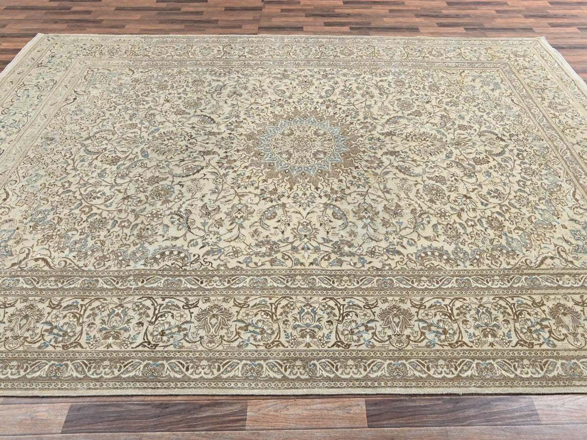 Nain Vintage hand-knotted wool/silk rug in Ivory, 9'7" x 13'3" — SKU O02556 (view 4)