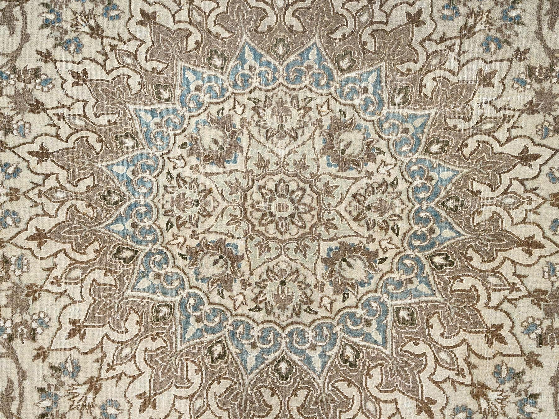 Nain Vintage hand-knotted wool/silk rug in Ivory, 9'7" x 13'3" — SKU O02556 (view 9)