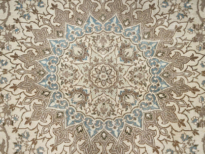 Nain Vintage hand-knotted wool/silk rug in Ivory, 9'7" x 13'3" — SKU O02556 (view 9)