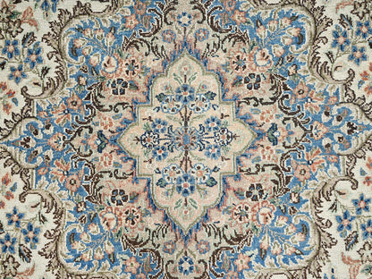 Kerman Vintage hand-knotted wool rug in Ivory & Red, 10'2" x 15'10" — SKU O02557 (view 9)
