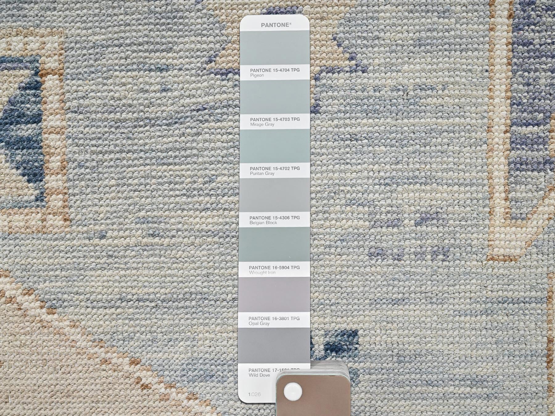 Oushak hand-knotted wool rug in Gray & Ivory, 9'11" x 14'1" — SKU O02560 (view 8)