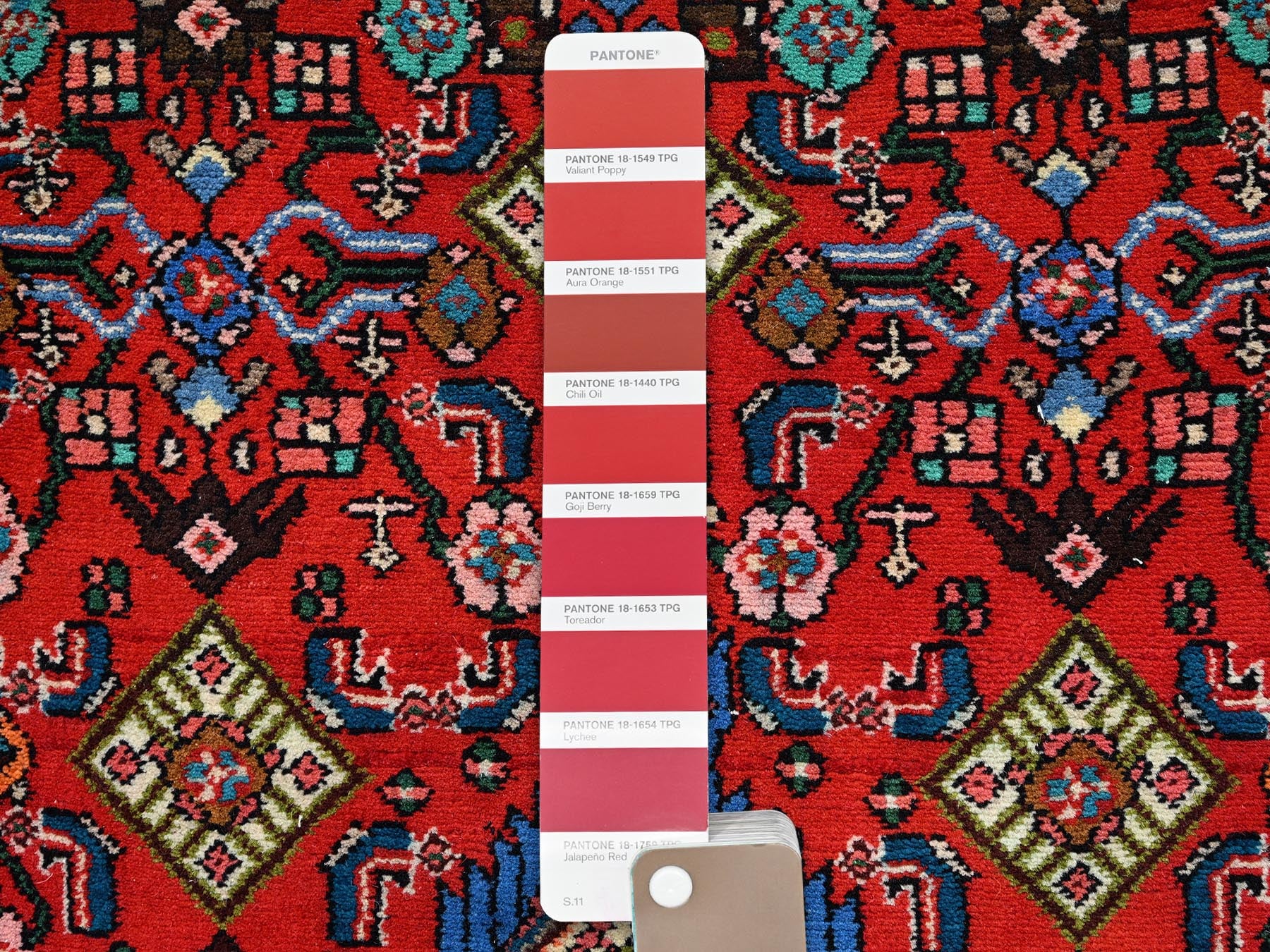 Hamadan Tribal & Geometric hand-knotted wool runner in Red & Ivory, 2'8" x 5'11" — SKU O02587 (view 4)