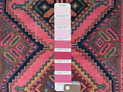 Hamadan Vintage hand-knotted wool runner in Pink & Beige, 2'8" x 10'4" — SKU O02616 (view 4)