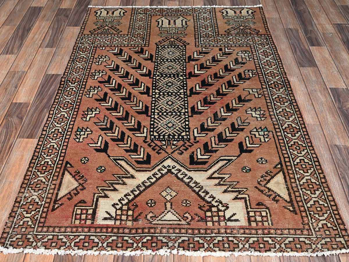 Baluch Vintage hand-knotted wool rug in Pink & Ivory, 3'9" x 5'9" — SKU O02627 (view 2)
