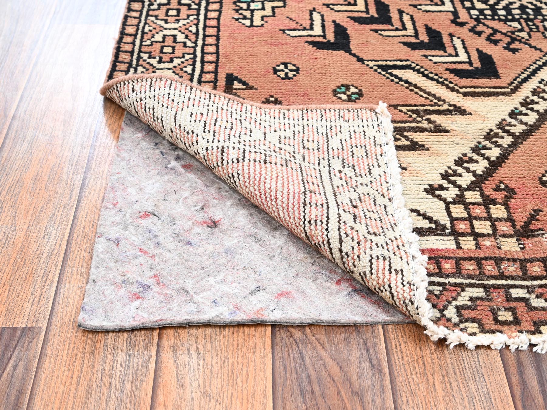 Baluch Vintage hand-knotted wool rug in Pink & Ivory, 3'9" x 5'9" — SKU O02627 (view 3)