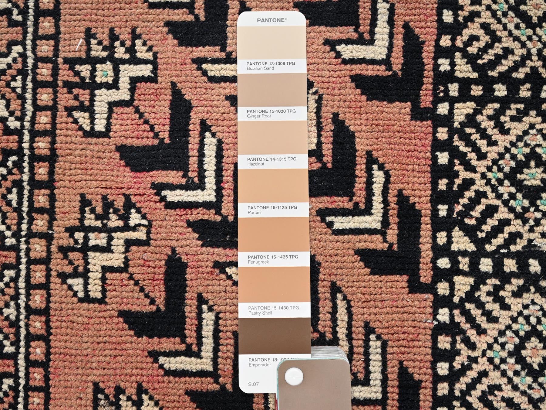 Baluch Vintage hand-knotted wool rug in Pink & Ivory, 3'9" x 5'9" — SKU O02627 (view 4)