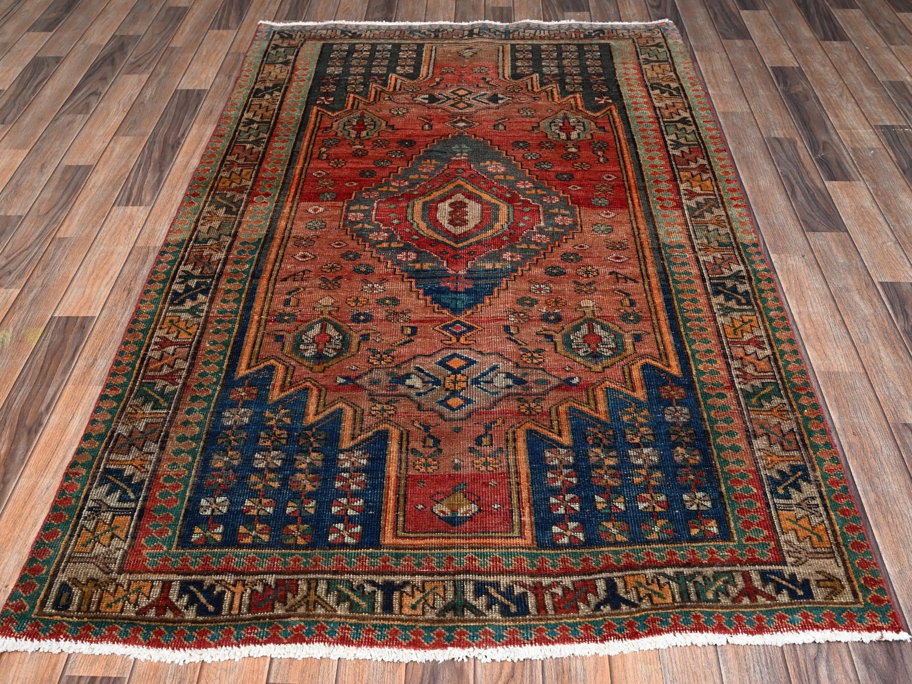 Shiraz Vintage hand-knotted wool rug in Red & Ivory, 4'4" x 6'11" — SKU O02639 (view 2)