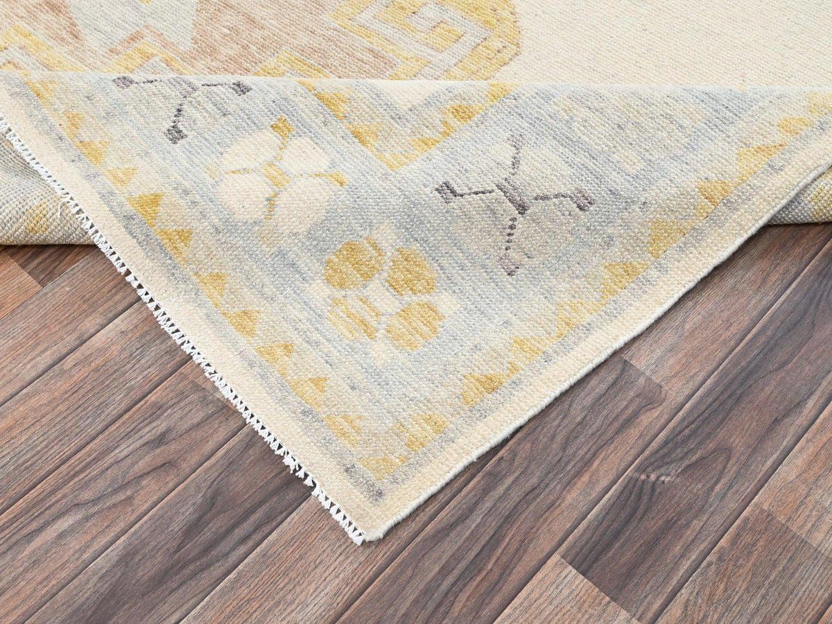 Oushak hand-knotted wool rug in Ivory & Light Blue, 7'11" x 10'3" — SKU O02707 (view 7)