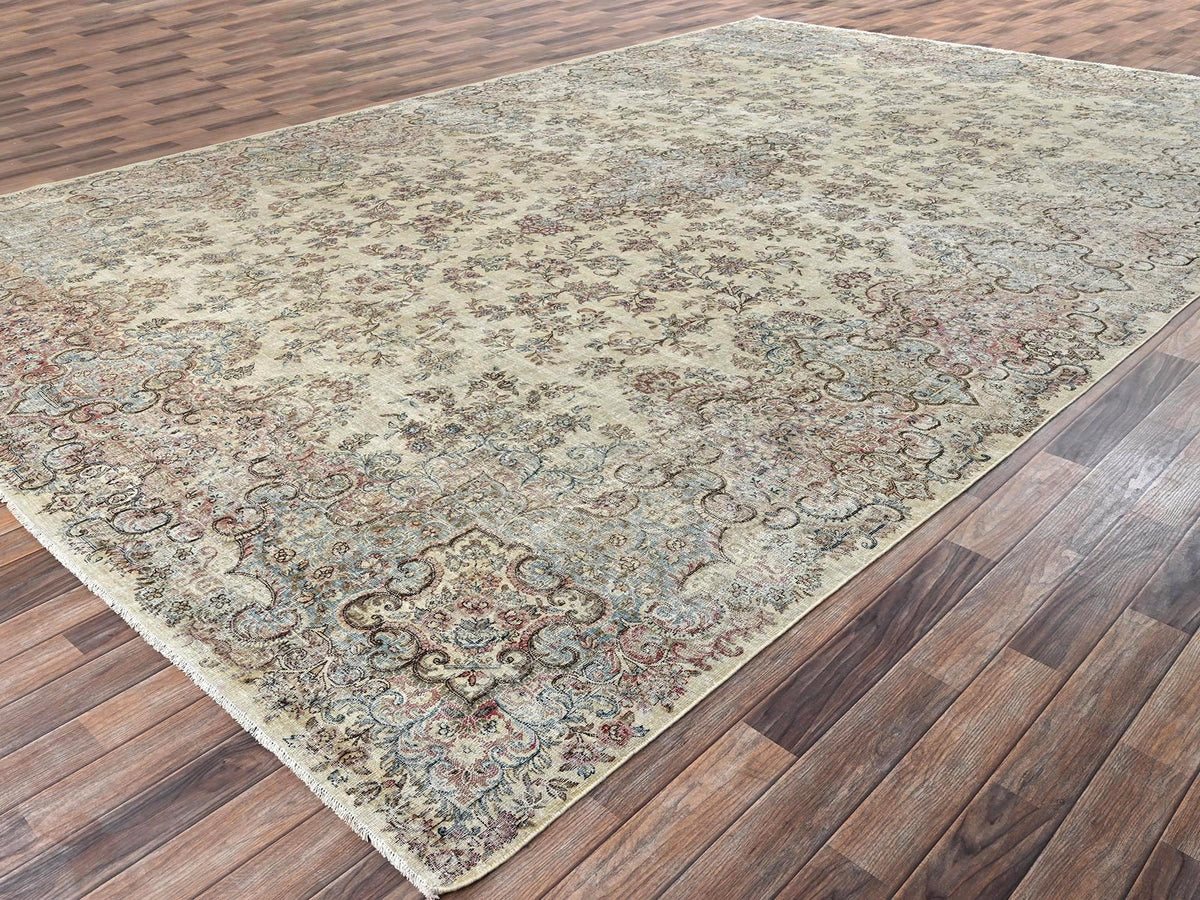 Kerman Vintage hand-knotted wool rug in Ivory & Pink, 10'6" x 16'4" — SKU O02737 (view 3)