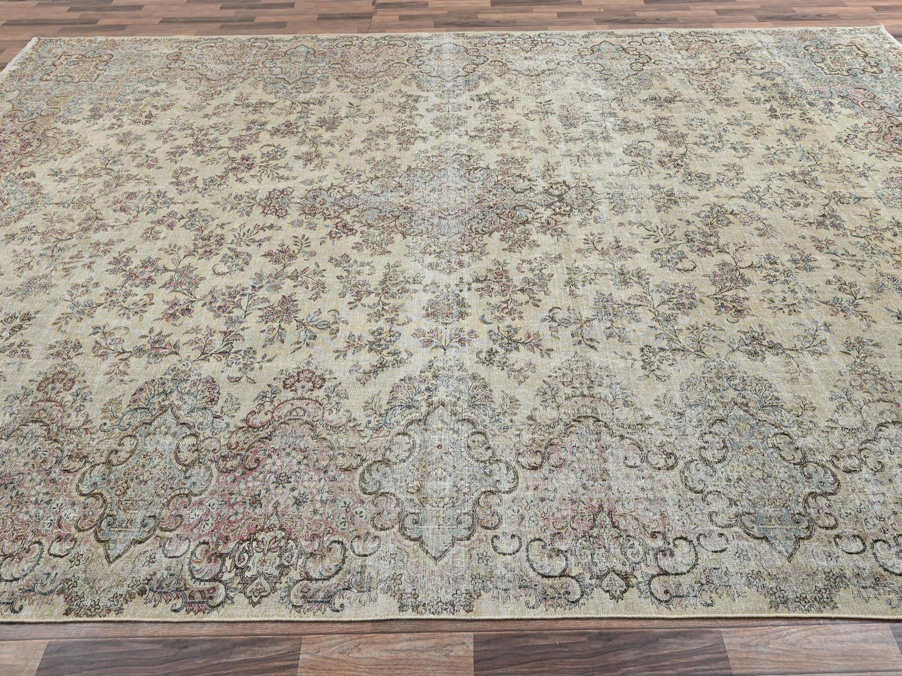 Kerman Vintage hand-knotted wool rug in Ivory & Pink, 10'6" x 16'4" — SKU O02737 (view 4)