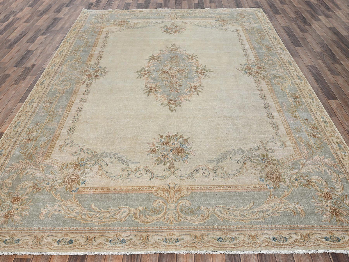 Kerman Vintage hand-knotted wool rug in Ivory & Light Green, 8'9" x 11'8" — SKU O02738 (view 2)