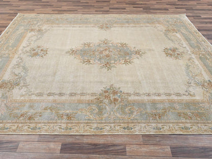 Kerman Vintage hand-knotted wool rug in Ivory & Light Green, 8'9" x 11'8" — SKU O02738 (view 4)