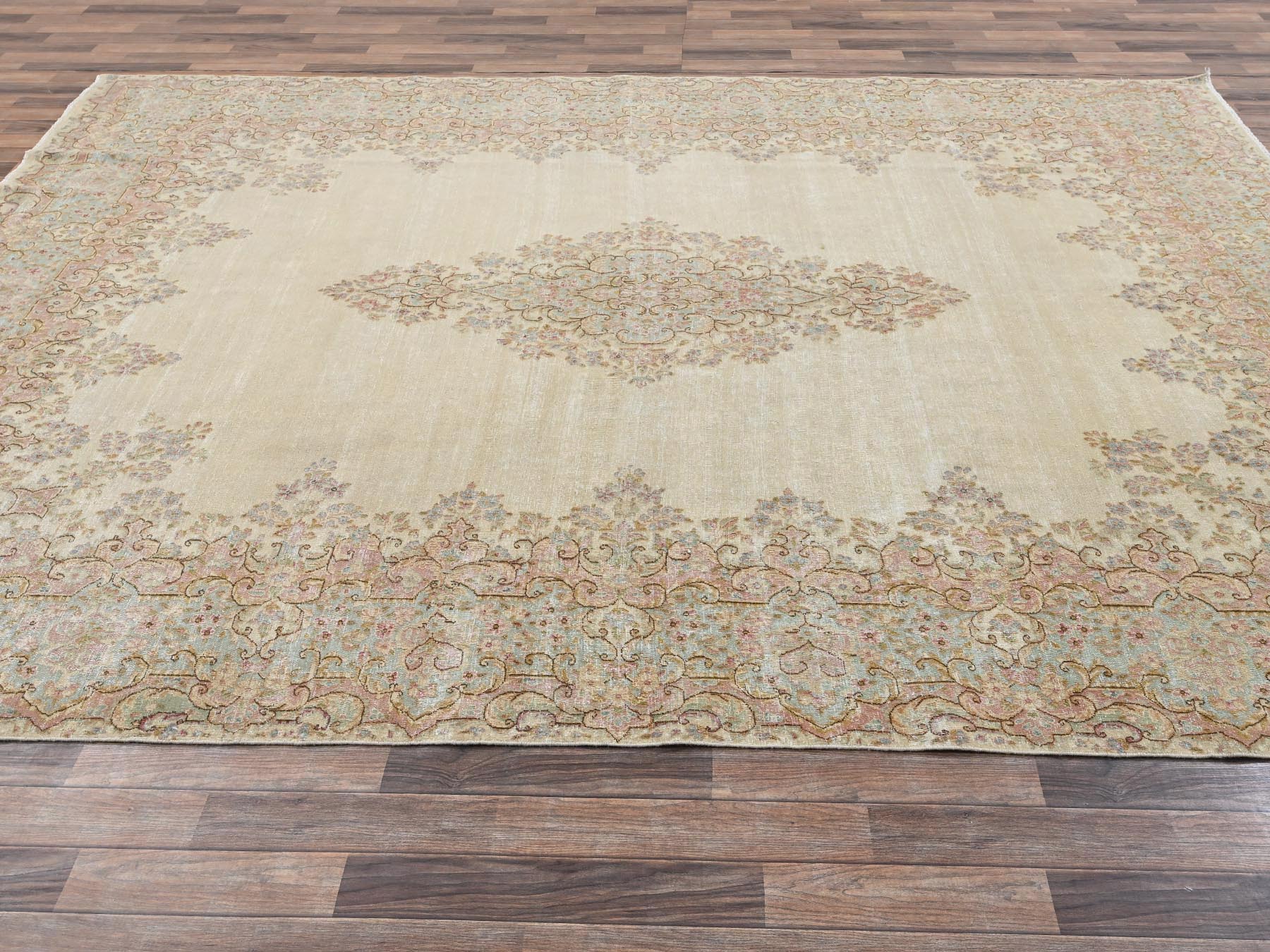 Kerman Vintage hand-knotted wool rug in Ivory & Sea Green, 8'9" x 12'1" — SKU O02739 (view 4)